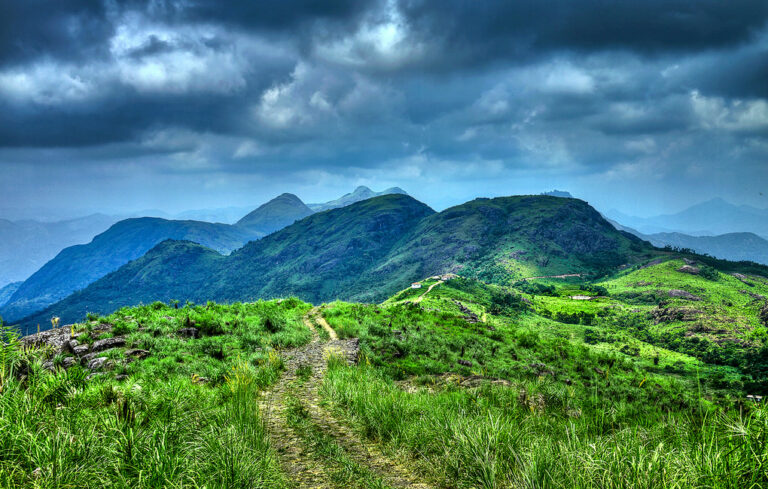 Ilaveezhapoonchira hill view